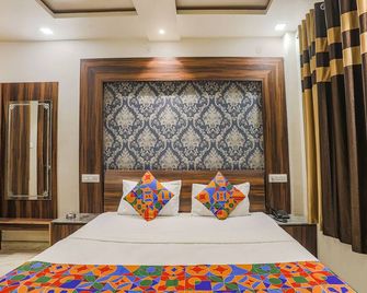 Fabhotel Shri Ram Kashi - 安拉阿巴德 - 臥室