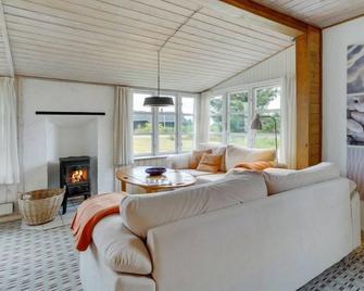 Holiday Home Githa - 100m to the inlet by Interhome - Løgstør - Sala de estar