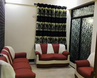 Hotel Second Home Karachi - Karachi - Lounge