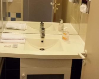 Private Studio - Paris - La Défense - Courbevoie - Bathroom