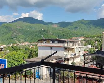 residenza Regina Margherita, Apud Montes - Pimonte - Balkon