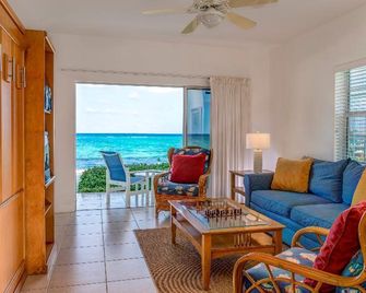 Castaways Cayman Beach Resort - North Side - Living room