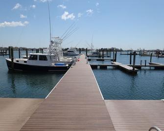 Coastal Cottage located in Pointview Marina on Great Salt Pond, Rhode Island - South Kingstown - Outdoor view