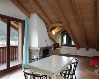 Residence Al Maniero - Ponte di Legno