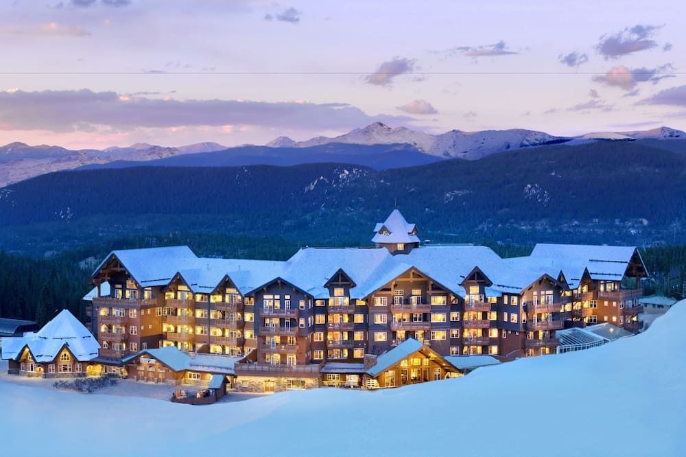 One Ski Hill Place, a RockResort, by Vail Resorts - ברקנרידג' - בניין