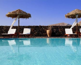 Anna Traditional Apartments - Kamari - Uima-allas