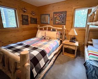 Atkins Cabin - Almont - Bedroom