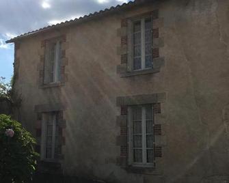 L'Hostellerie de Sevremont - Sévremont - Bâtiment