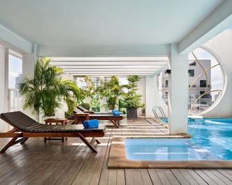 Phnom Penh Katari Hotel - פנום פאן - בריכה