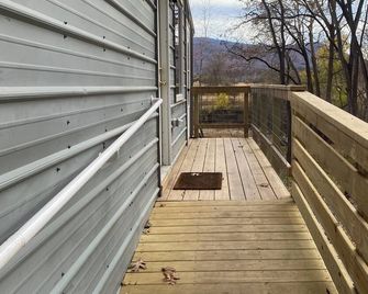 River House on the Shenandoah - Woodstock - Balkón