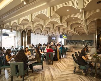 Seven Eleven Hotels and Club - Thane - Restaurant