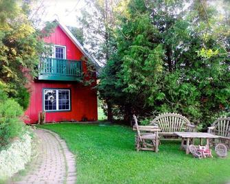 Pretty River Valley Country Inn - Collingwood