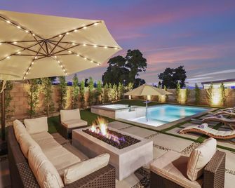 Paradise Coachella New Salt Water Pool & Landcape - Coachella - Pool