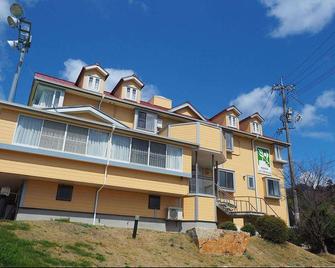 Pension Vingt-Quatre Yeux - Shodoshima - Gebäude