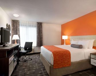 Howard Johnson by Wyndham Appleton - Appleton - Bedroom