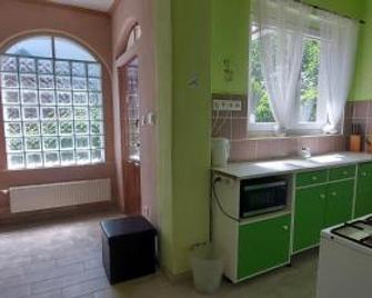 Regina Vendeghaz Miskolc - Miskolc - Kitchen