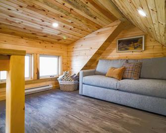 Elevated cabin nestled among the trees, and the Saint John River. Pet friendly. - Meductic