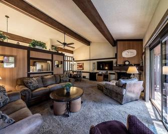 (27) Lovely Condo in Lake Tahoe with Private Beach - Zephyr Cove - Sala de estar