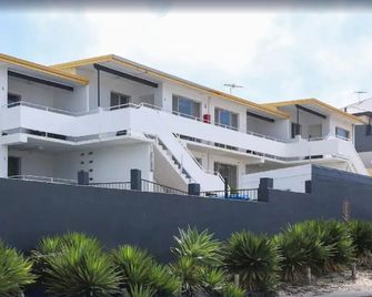 Scarborough Apartments - Scarborough - Building