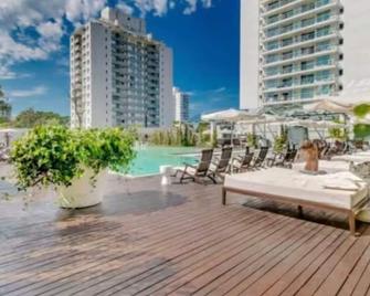 أبارتامنتو أون بونتا ديل إستي أوروجواي - بونتا ديل إست - حوض السباحة