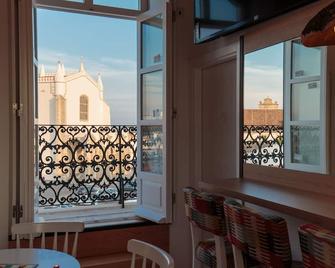 Heaven Inn Suites & Terrace - Evora - Balcón