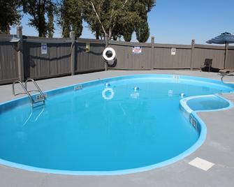 Days Inn by Wyndham Ritzville - Ritzville - Pool