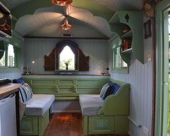 Llethrau Forest & Nature Retreats - Knighton - Living room