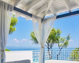 Aelia Studios - Afytos - Balcon