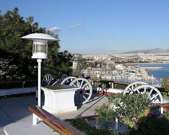 Savoy Hotel - Piræus - Balkon