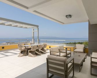 Hotel Antonio - מקרסקה - מרפסת