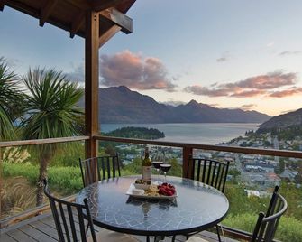 Commonage Villas by Staysouth - Queenstown - Balkon