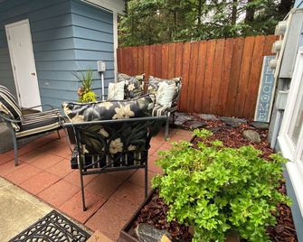 Kenai - Two Blocks to the Beach/Mouth of the Kenai River - Kenai - Patio