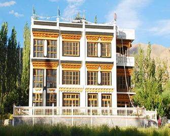 Hotel Khasdan - Leh - Edificio