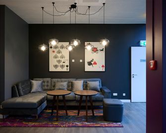 Premier Inn Freiburg City Nord - Freiburg im Breisgau - Lobby