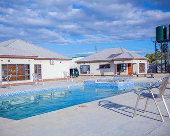 Gatoma Executive Apartmants - Lusaka - Pool