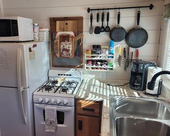 The Higgins Lake Hideaway - Super Cute! - Roscommon
