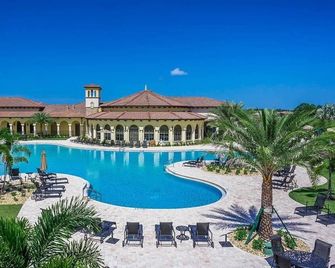 Spacious Beach Inspired Villa in Grand Paradiso! - North Port - Piscina