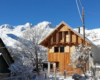 Architect-designed chalet in the heart of the old village - Saint-Sorlin-d'Arves - Bâtiment