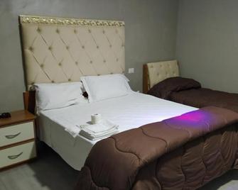 hotel pie d'or - Giugliano in Campania - Camera da letto