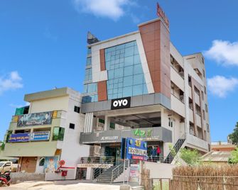 Hotel O Sv Residency - Ellore - Building