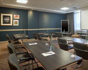 Hilton Garden Inn London Heathrow Airport - Hounslow - Sala de reuniones