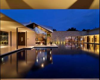 ماراسا ساروفار بريمير تيروباتي - تيروباتي - حوض السباحة