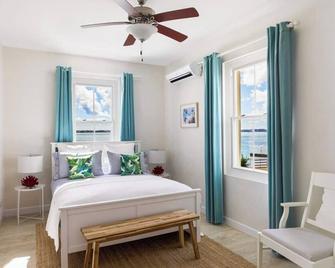 Sea View Contemporary Upper 3Bed - 7A - Sandys - Bedroom