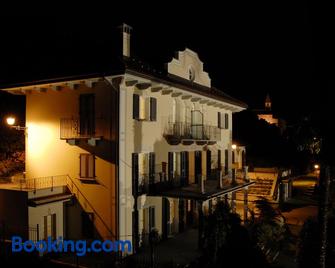 B&B Le Camelie - Domodossola - Gebäude