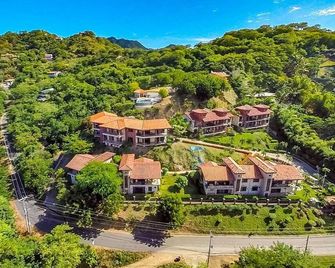 Big Hillside Villa in Potrero With Pool and Panoramic Ocean Views - Potrero - Edificio