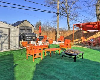 Cozy & Convenient Elmont Retreat w/ Patio! - Floral Park - Patio