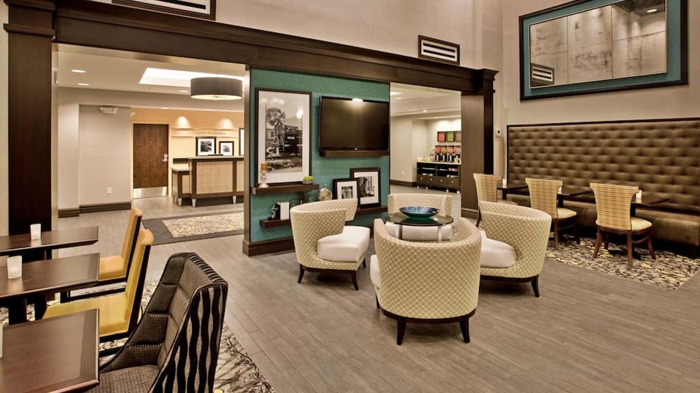 Hampton Inn & Suites Columbia South