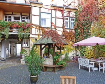 أدلهيد هوتل جراني - كويدلينبورغ - شرفة مرصوفة