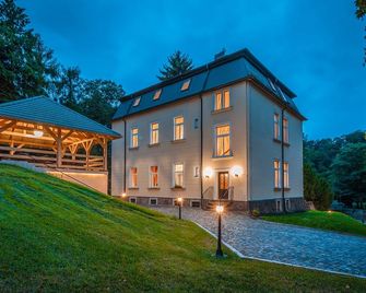 Parkhotel Muldental - Colditz - Building