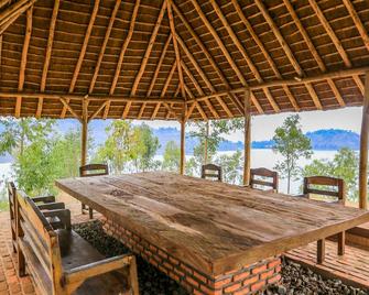 Sextantio Rwanda, The Capanne (Huts) Project - Kamembe - Patio
